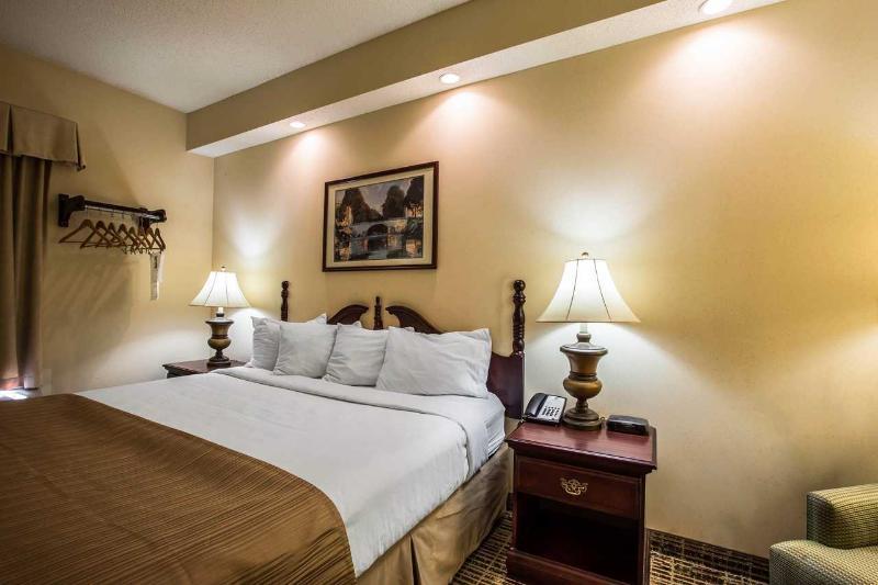 Inn Quality I-81 Exit 23 2*